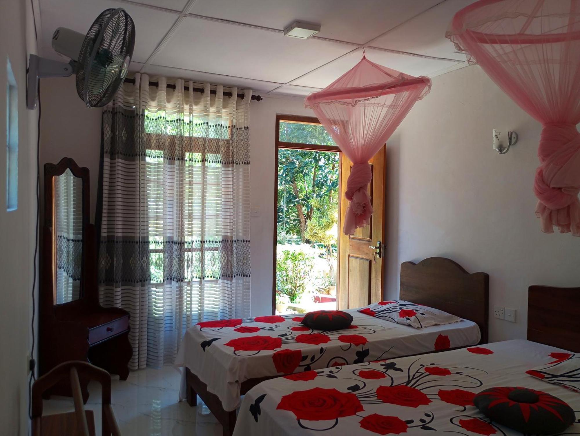 אלה Pleasure Mount Homestay מראה חיצוני תמונה